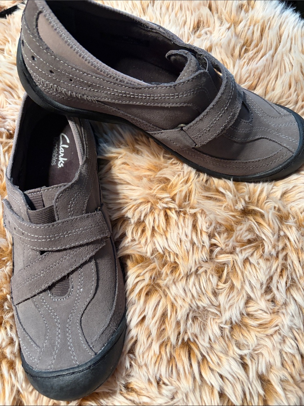 Clark's Women's Bendable walking shoe